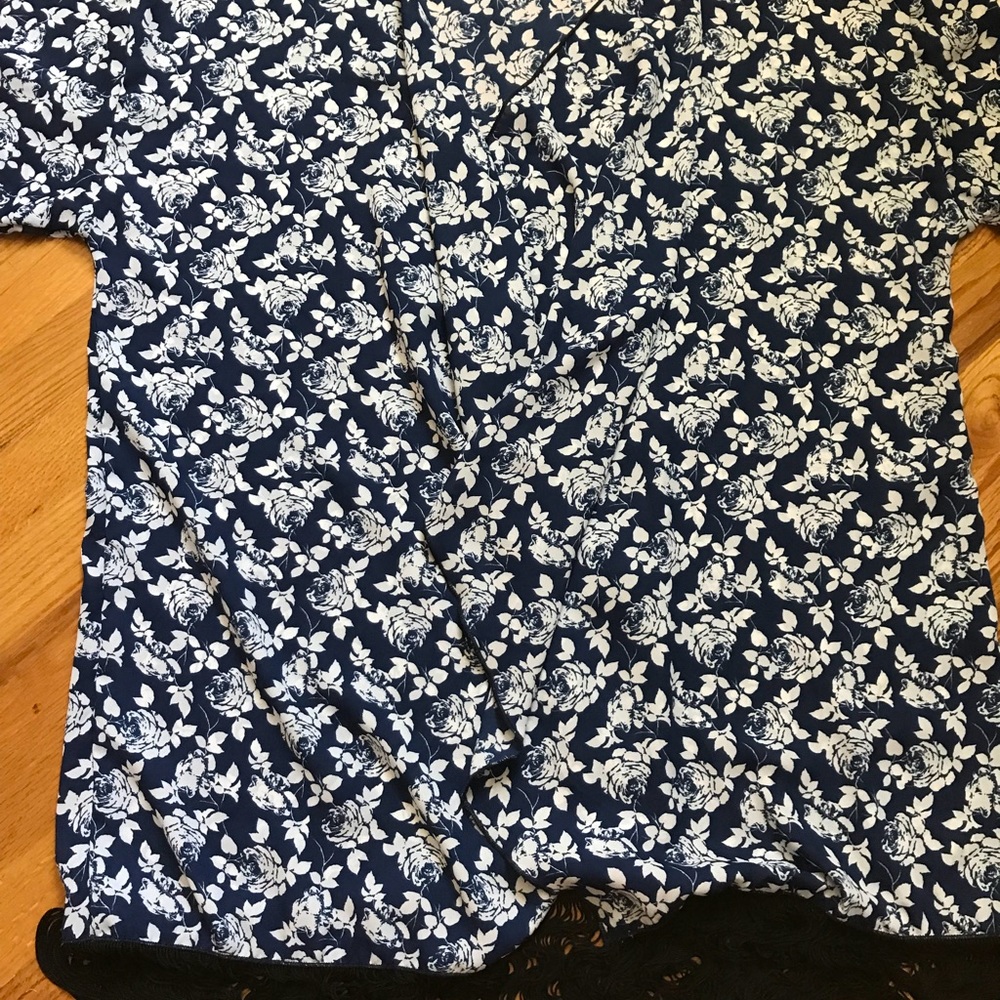 Lularoe Monroe Kimono